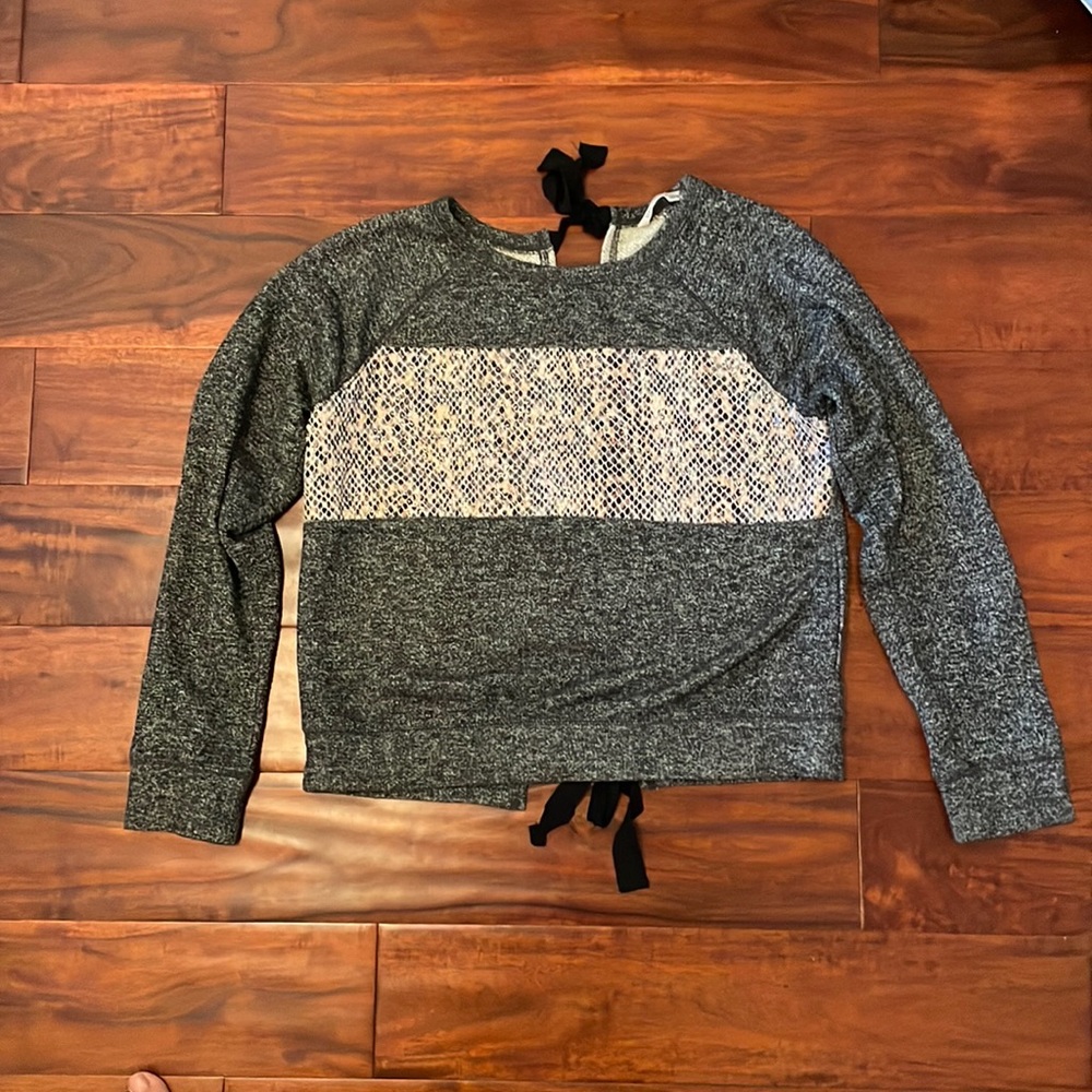 Grey sweater with snakeskin print and tie back